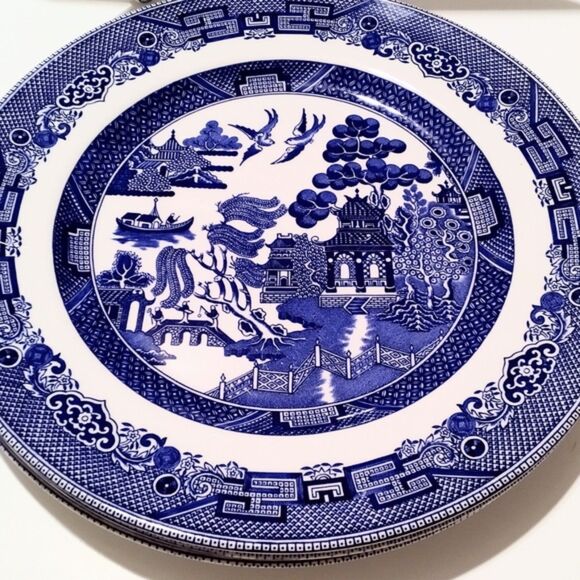Set of Four Johnson Brother Blue Willow Dinner Plates - Picture 2 of 5